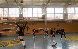 В БГТУ состоялось первенство сборных команд факультетов и институтов по волейболу (девушки)